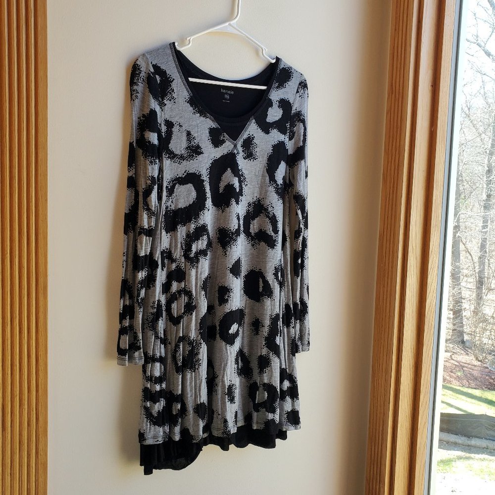 Kensie Gray/Black V-Neck Mini-Dress Size Medium - Picture 2 of 16